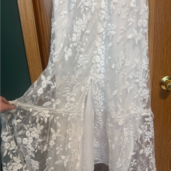 Simplee Apparel Ivory Lace V-Neck Maxi Dress Engagement Cottage Core Fairy - Picture 4 of 7